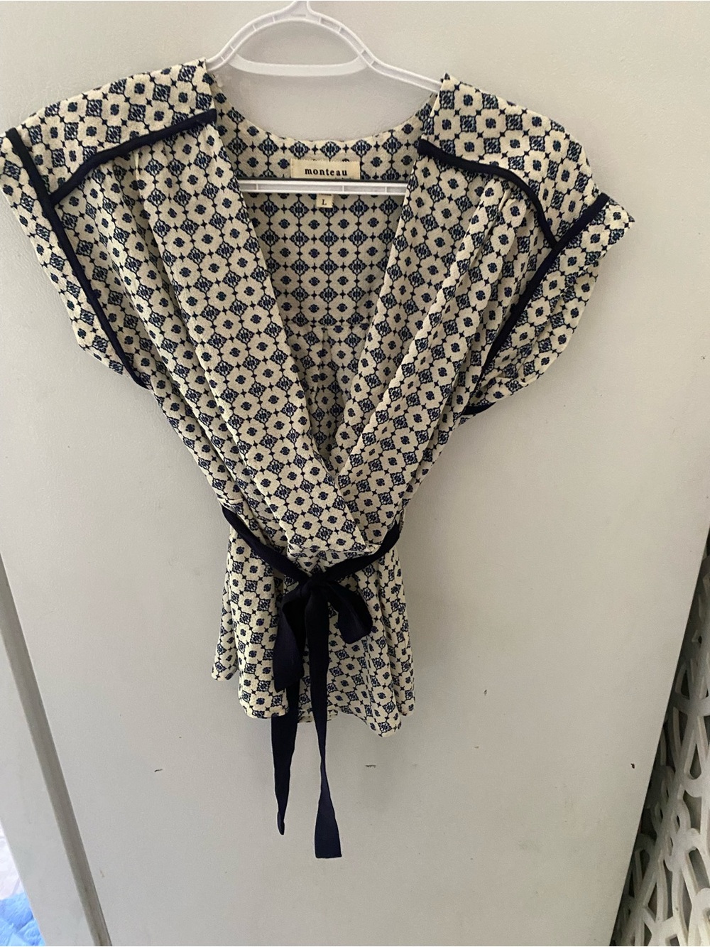 Monteau Women's Navy and Cream Printed Wrap Top